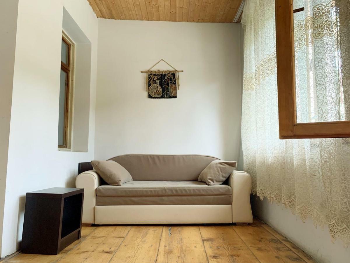 Guest House Lela メスティア エクステリア 写真